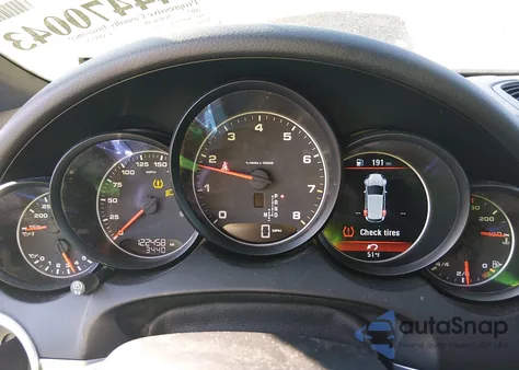 2017 Porsche Cayenne Platinum Edition z USA, uszkodzony, nr VIN WP1AA2A27HKA81851